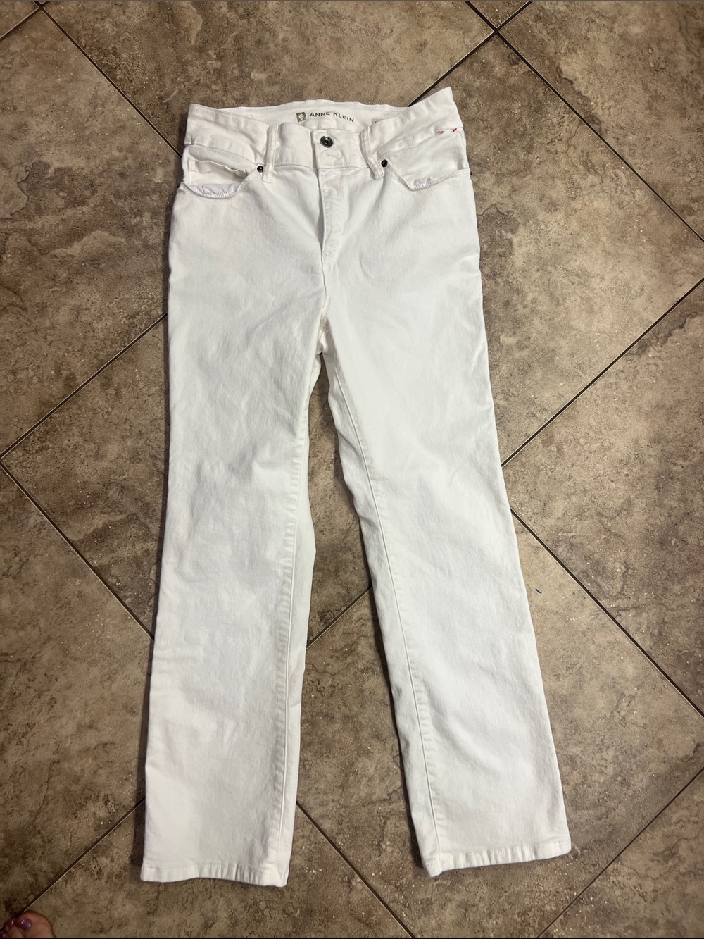 Anne Klein White Straight-Leg Women's Crop Jeans
